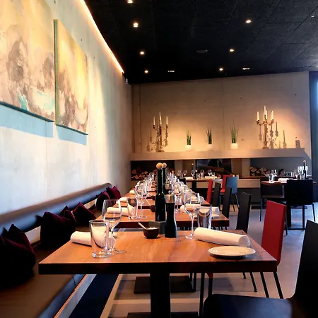 Otel Schwarzer Adler 4*