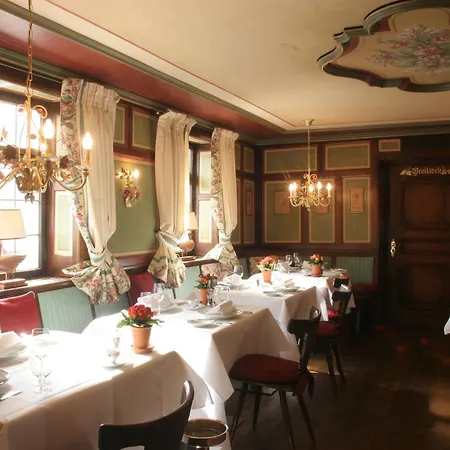 Otel Schwarzer Adler 4*