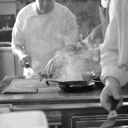 Otel Schwarzer Adler 4*