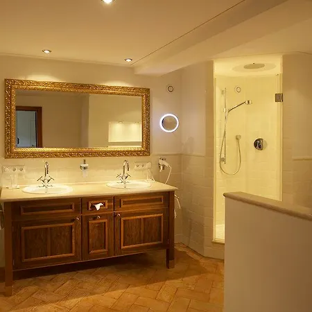 Otel Schwarzer Adler Vogtsburg